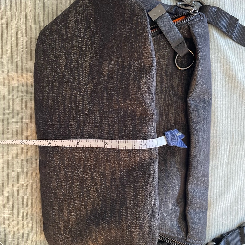 lululemon athletica Black Crossbody Bag - Picture 4 of 11